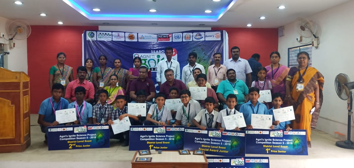 Rtn. Sambasivam Sathyamoorthy along with event organizers and winners of the ignite India 2018-19 contest