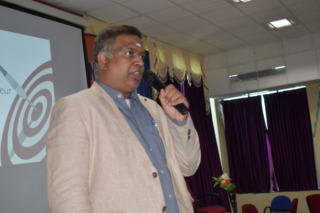 Rtn. Sambasivam Sathyamoorthy, delivering special lecture during Entrepreneurship Awareness Camp 2018 in MAM College of Engineering, Trichy